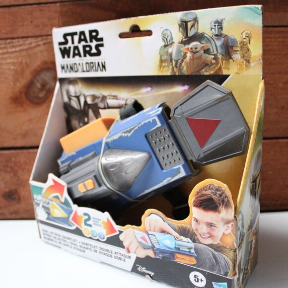 Star Wars The Mandalorian Dual Attack Gauntlet Blaster Lights & Sounds Toy Ages - Picture 3 of 5